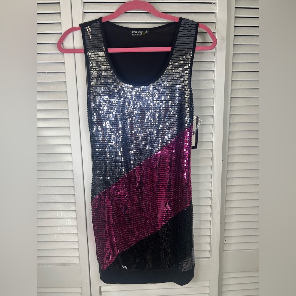 Chaudry KC Sequin Sleeveless Dress in Silver, Black  and Pink Size 8‎